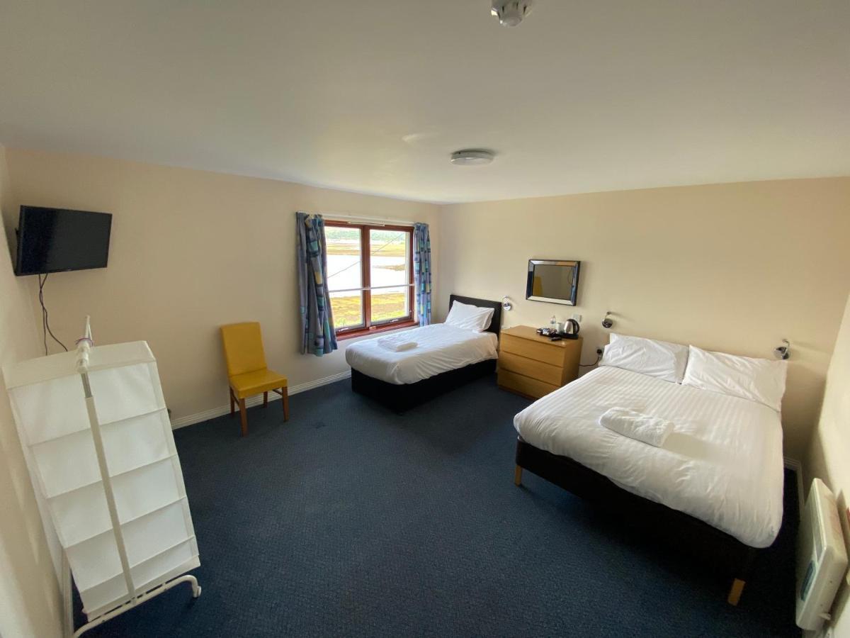 Waterfront Lodge - Accommodation Only Fort William Exteriér fotografie