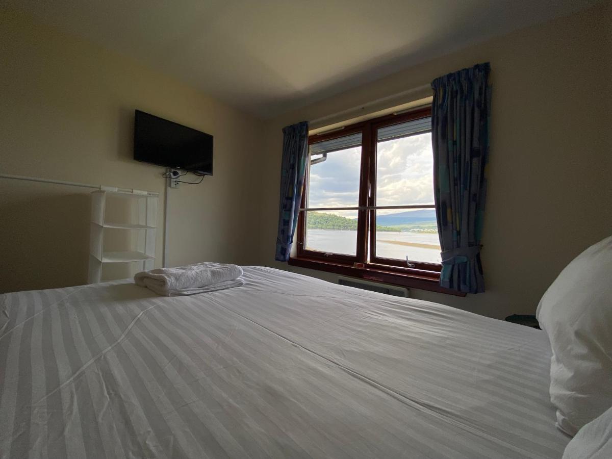 Waterfront Lodge - Accommodation Only Fort William Exteriér fotografie