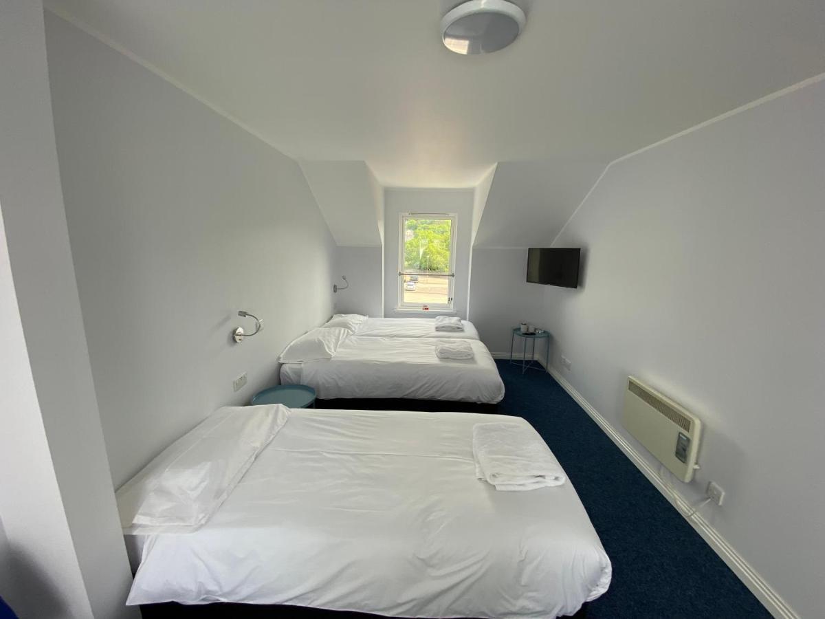 Waterfront Lodge - Accommodation Only Fort William Exteriér fotografie